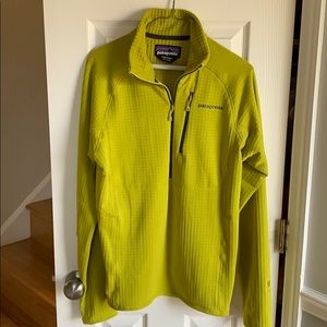 Men’s Patagonia half zip pullover